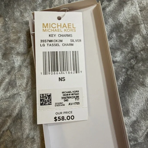 Michael Kors Large Tassel Key Charm – Silver - Picture 3 of 4
